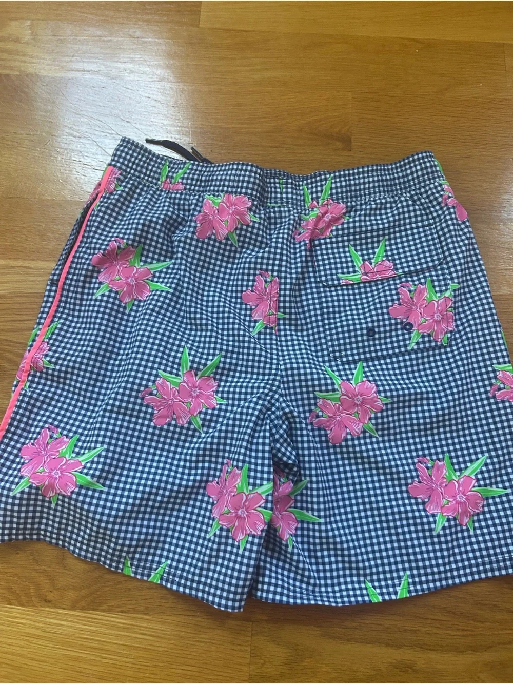 Vineyard Vines Boys XL 18 ( men’s small)  Chappy Bathing Suit